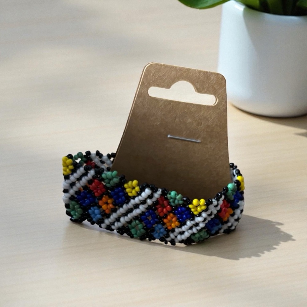 Women’s Bohemian Colorful Beaded Bracelet with geometric design